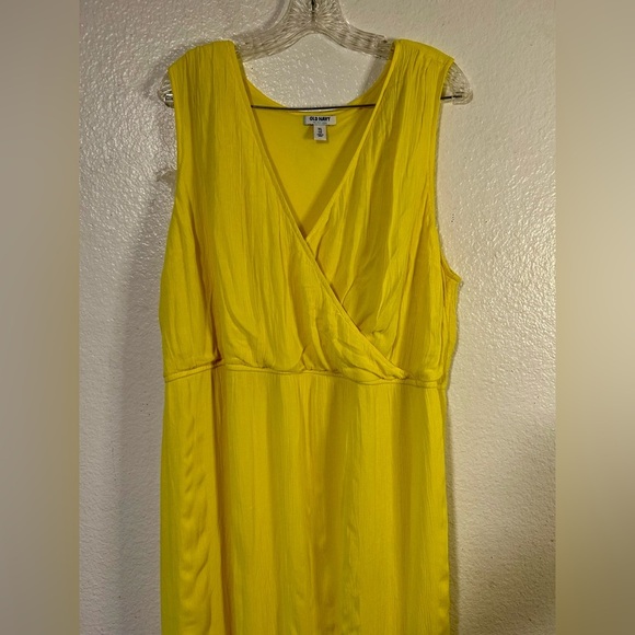 Old Navy Yellow Maxi Sundress Womens XXL V-Neck Sleveless Lined One Side Slit - Picture 3 of 9